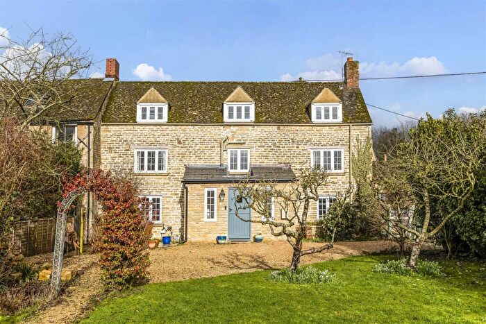 4 Bedroom Semi Detached House For Sale In Alvescot, Oxfordshire, OX18