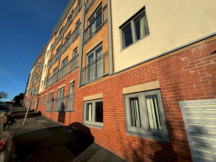 2 Bedroom Apartment To Rent In Door, Flat, Irving Street, Birmingham, B1