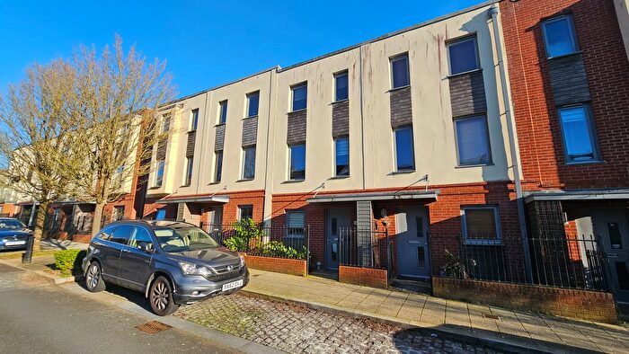 4 Bedroom Terraced House For Sale In Fore Street, Plymouth, PL1