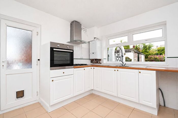 2 Bedroom Bungalow For Sale In Highfield Gardens, Margate, CT9 - Photo 2