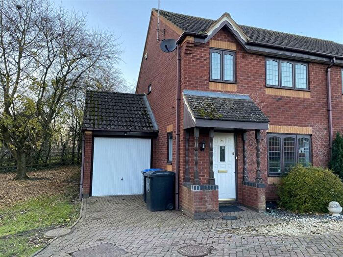 3 Bedroom Link Detached House To Rent In Tymecrosse Gardens, Market Harborough, LE16