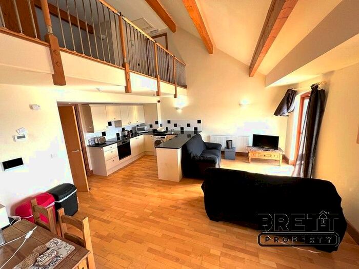 3 Bedroom Flat To Rent In Agamemnon House, Nelson Quay, Milford Haven, SA73