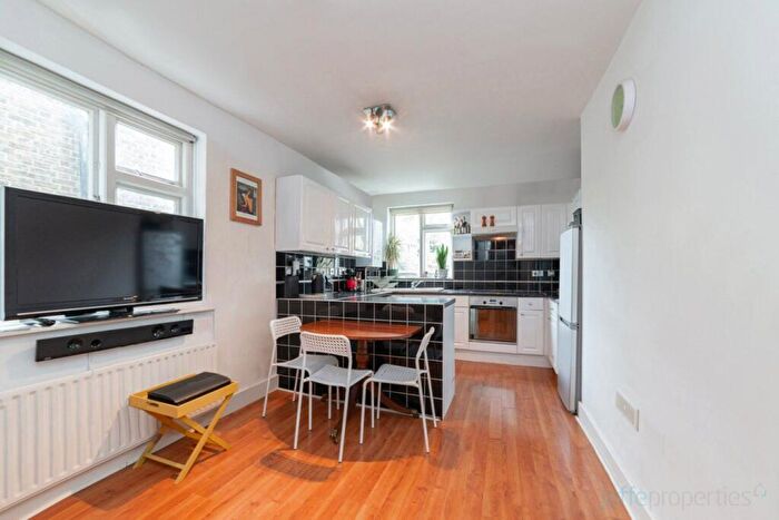 3 Bedroom Apartment To Rent In Gladys Road, London, NW6