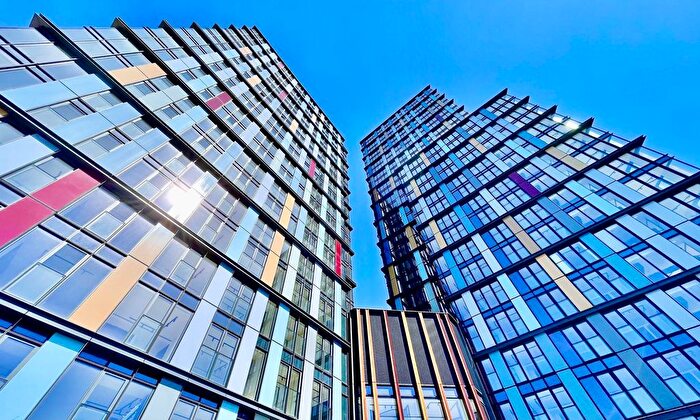 2 Bedroom Flat To Rent In Sun Street, London, EC2A