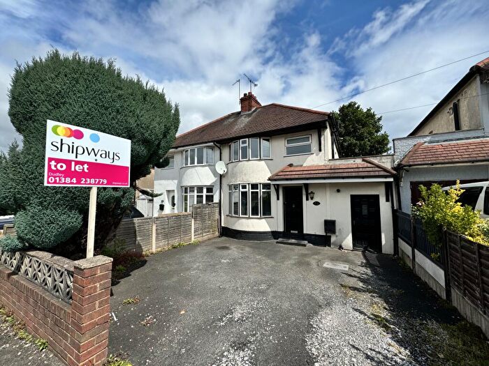 3 Bedroom Semi-Detached House To Rent In Pensnett Road, Dudley, DY1