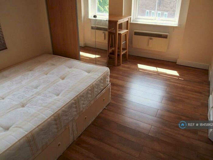 Studio To Rent In London, London, N7