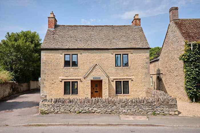 4 Bedroom Detached House For Sale In High Street, Aston, OX18