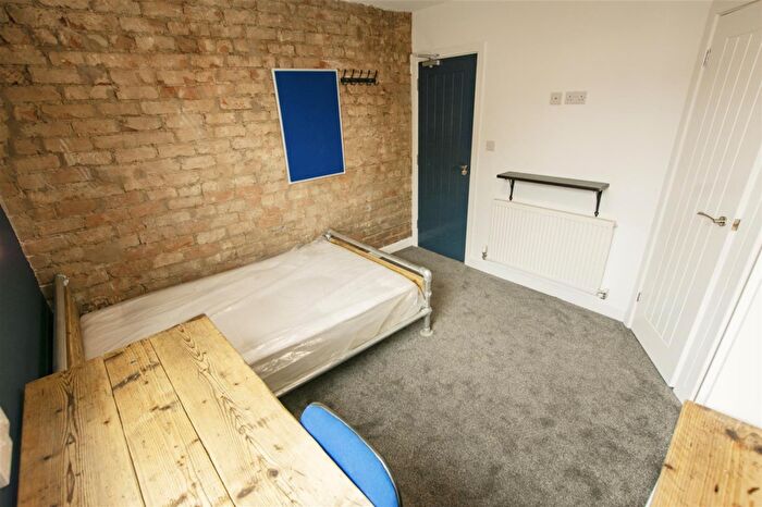 6 Bedroom House To Rent In Rookery Road, Selly Oak, Birmingham, B29