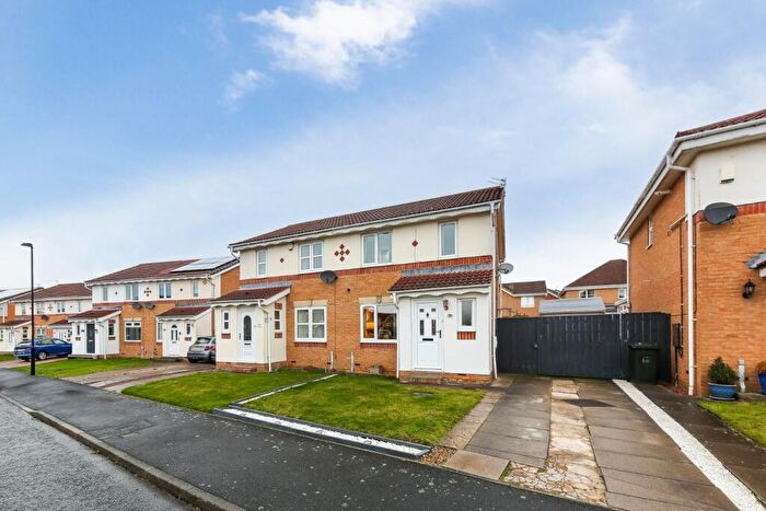 3 Bedroom Semi Detached House For Sale In Greenhills, Killingworth, NE12