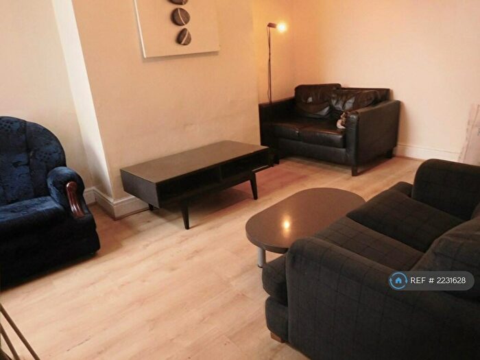 5 Bedroom Terraced House To Rent In Whitby Rd, Manchester, M14