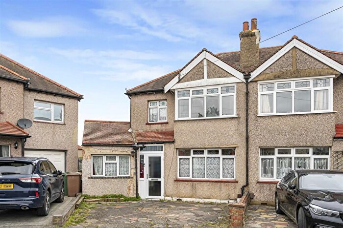 3 Bedroom Semi Detached House For Sale In Temple Way, Sutton, SM1