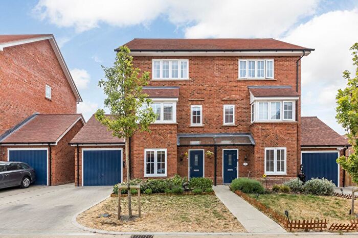 4 Bedroom Semi Detached House For Sale In Anning Way, Didcot, OX11