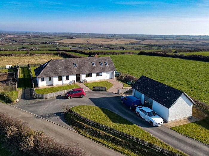 6 Bedroom Detached House For Sale In Ty Robynne, Simpson Cross, SA62