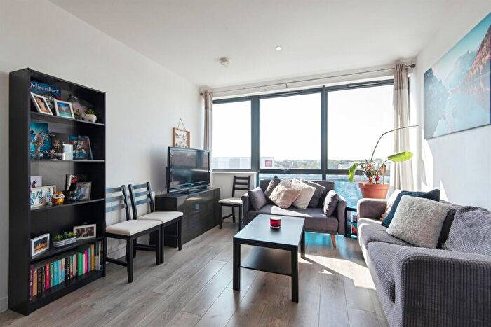 2 Bedroom Flat For Sale In Kings Road, Stevenage, SG1