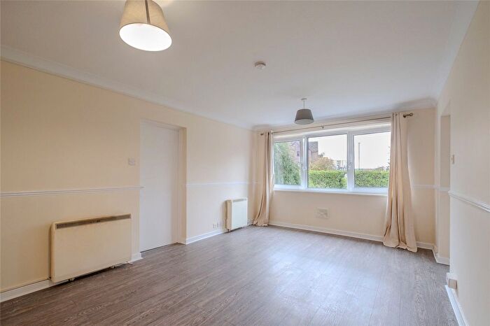 2 Bedroom Flat To Rent In Clarendon Road, Wallington, SM6