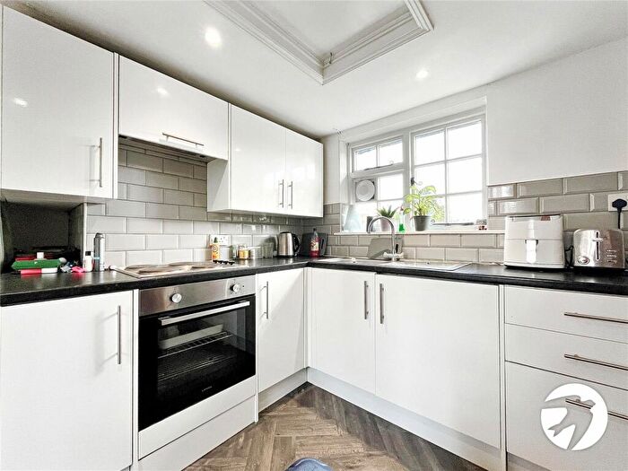 1 Bedroom Flat To Rent In Eyhorne Street, Hollingbourne, Maidstone, Kent, ME17