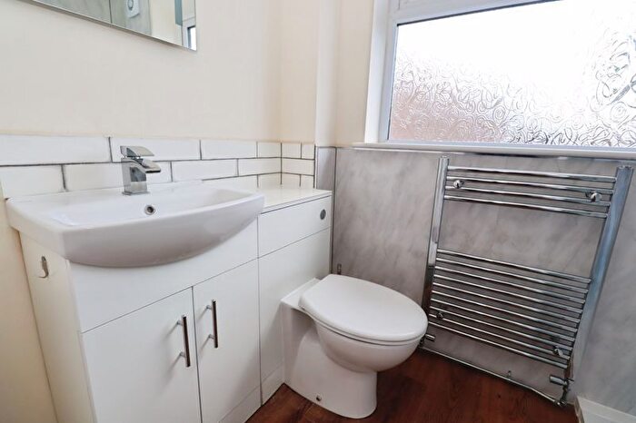 2 Bedroom Bungalow For Sale In Marsh Way, Brightlingsea, CO7