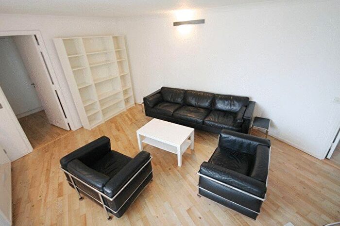 2 Bedroom Flat To Rent In Princes Court, SE16