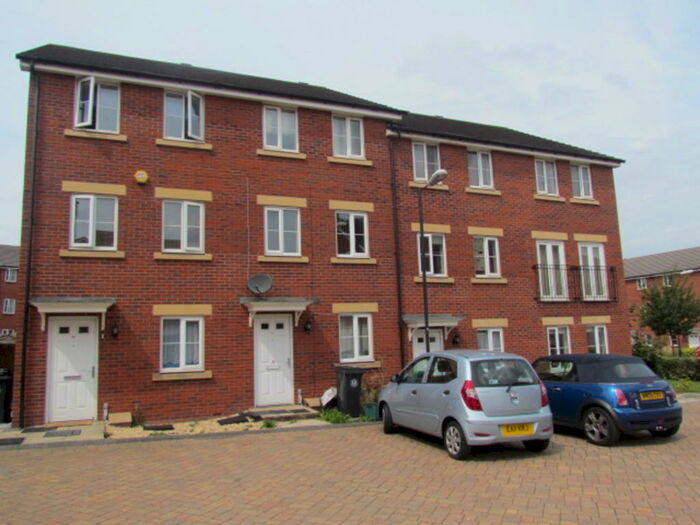 5 Bedroom Town House To Rent In Beatrix Place, Horfield, BS7