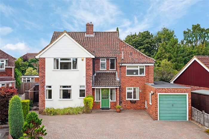 4 Bedroom Detached House For Sale In Beverley Gardens, Wargrave, Reading, Berkshire, RG10