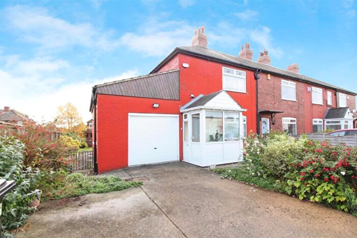 2 Bedroom End Of Terrace House For Sale In Dawlish Street, Leeds, LS9