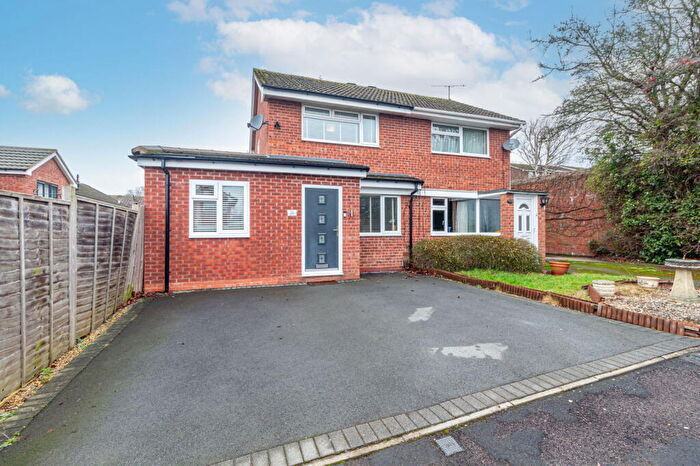3 Bedroom Semi Detached House For Sale In Hicks Close, Woodloes Park, Warwick, CV34