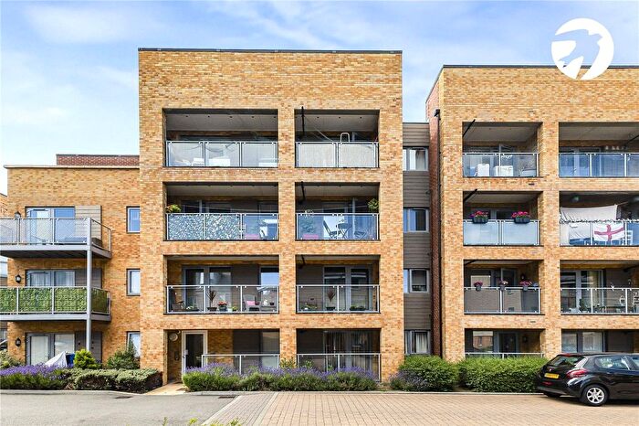 2 Bedroom Flat For Sale In Discovery Drive, Swanley, Kent, BR8