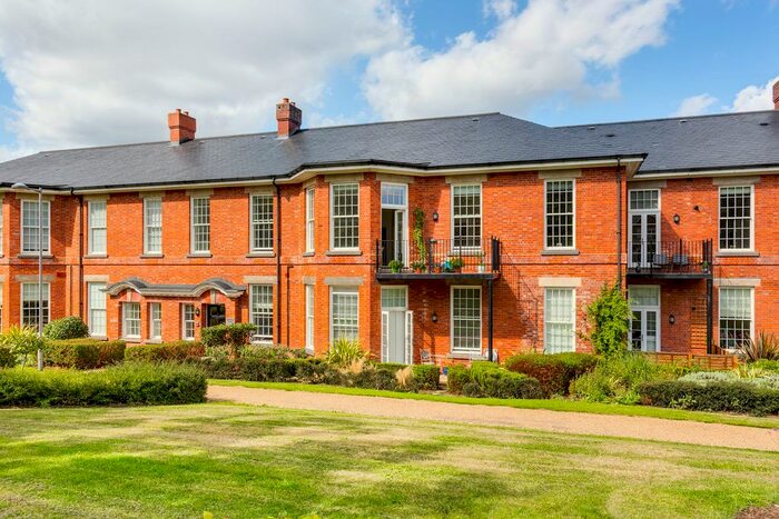 2 Bedroom Flat To Rent In Glanville Way, Epsom, KT19