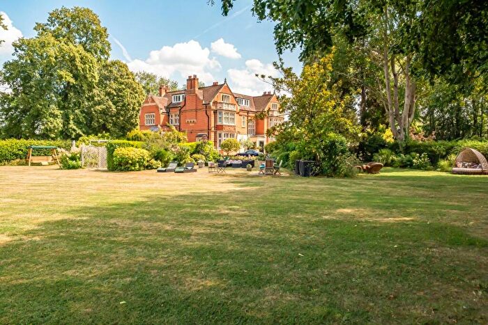 2 Bedroom Apartment For Sale In Maidenhead Road, Windsor, SL4