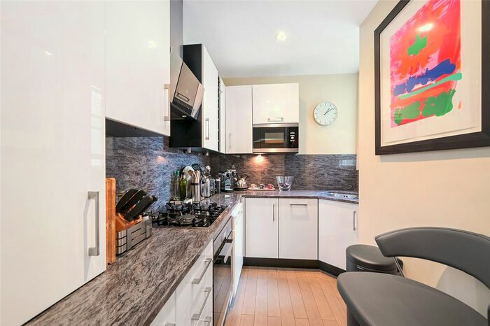 2 Bedroom Flat To Rent In Elm Park Road, Chelsea, SW3