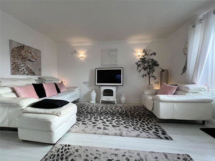 2 Bedroom Retirement Property For Sale In Anchorage Way, Lymington, Hampshire, SO41