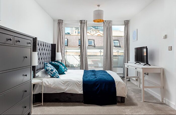 2 Bedroom Flat To Rent In Cornwall Road, London, SE1