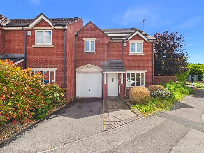 3 Bedroom Semi Detached House For Sale In Cottage Close, Rudheath, Northwich, CW9