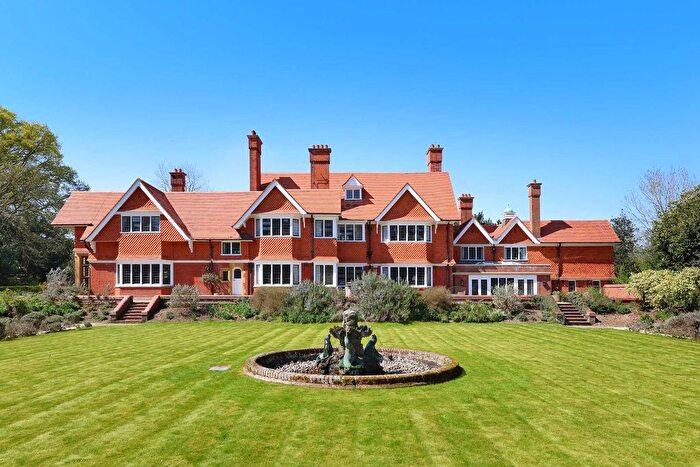 9 Bedroom Detached House For Sale In Bowden Green, Pangbourne, Berkshire, RG8
