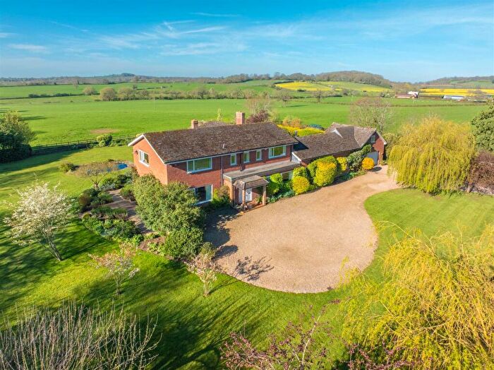 4 Bedroom Detached House For Sale In Wawensmere Road, Wootton Wawen, B95