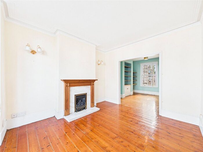 2 Bedroom Flat To Rent In Beckenham Lane, Bromley, Kent, BR2