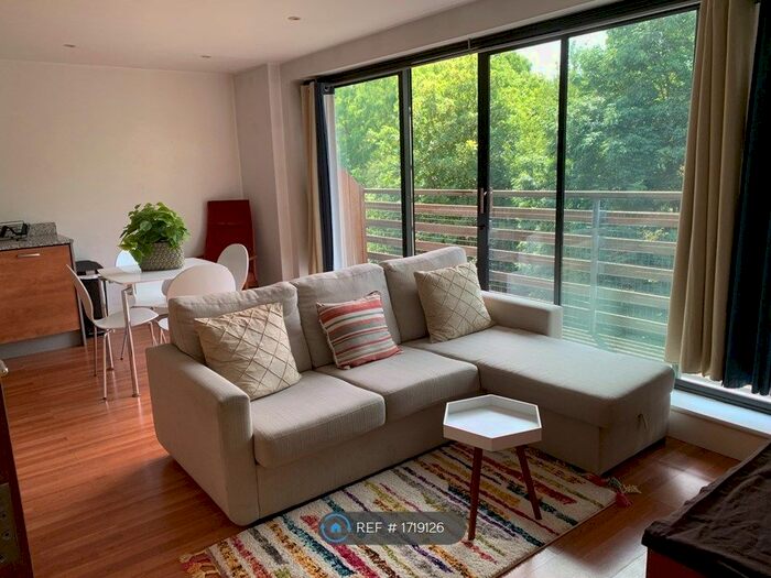 1 Bedroom Flat To Rent In Denmark Hill, London, SE5