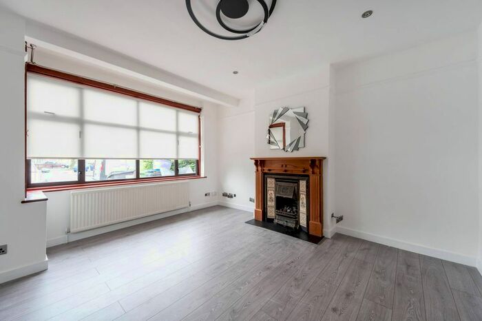 4 Bedroom Property To Rent In Westway, Raynes Park, London, SW20