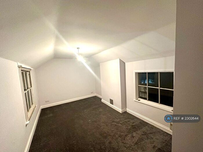 1 Bedroom Flat To Rent In High Street, Eton, Windsor, SL4