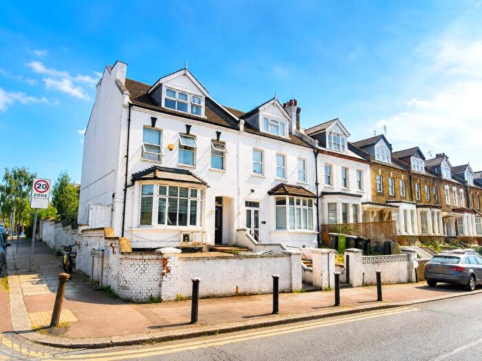 1 Bedroom Apartment To Rent In Park Avenue, Wood Green, London, N22