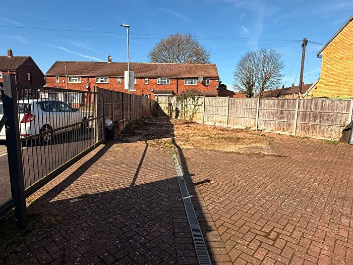 2 Bedroom Detached House To Rent In Mangrove Road, Luton, LU2