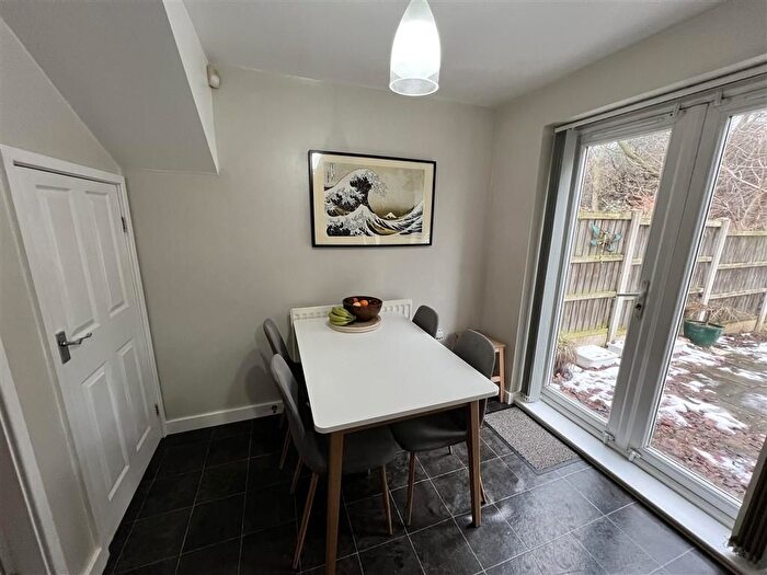 3 Bedroom Terraced House For Sale In Cromwell Mount, Pontefract, WF8
