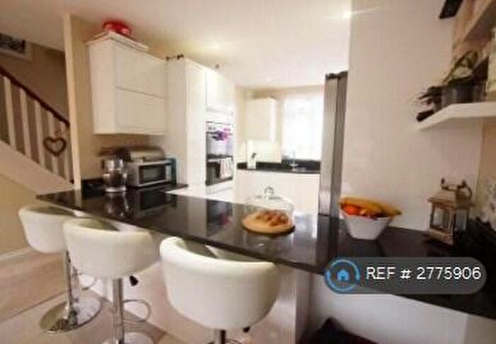 3 Bedroom End Of Terrace House To Rent In St Georges Close, Weybridge, KT13