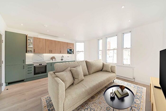 2 Bedroom Flat For Sale In Mitcham Road, Tooting, SW17