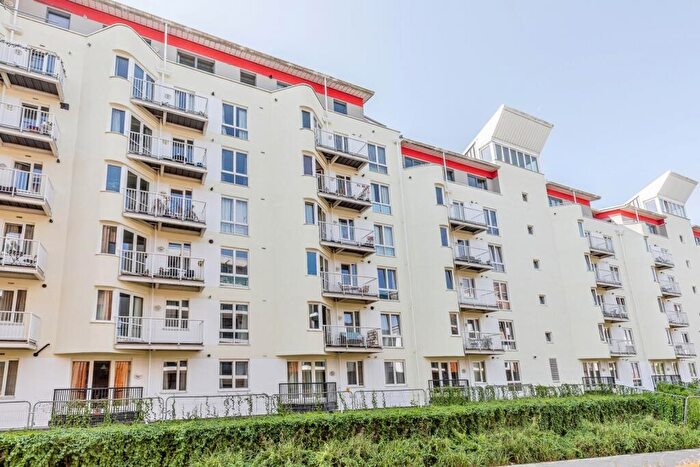 2 Bedroom Flat For Sale In Hannover Quay, Bristol, BS1
