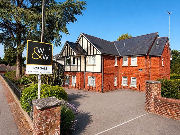 2 Bedroom Flat For Sale In Dewlands Way, Verwood, Dorset, BH31