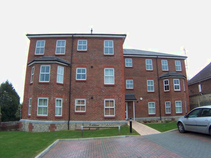 2 Bedroom Apartment To Rent In Buckland Hill, Maidstone, ME16