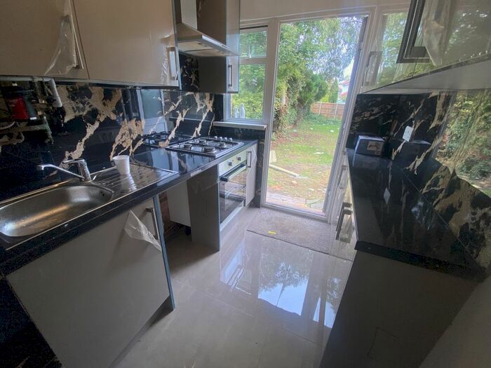 3 Bedroom Semi-Detached House To Rent In Dale Drive, Hayes, Greater London, UB4