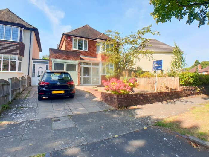 3 Bedroom Semi-Detached House To Rent In The Hurst, Moseley, Birmingham, B13