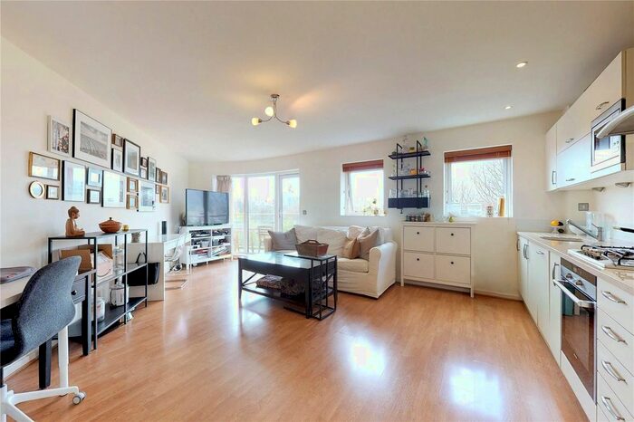 1 Bedroom Flat To Rent In Goldsmiths Row, London, E2